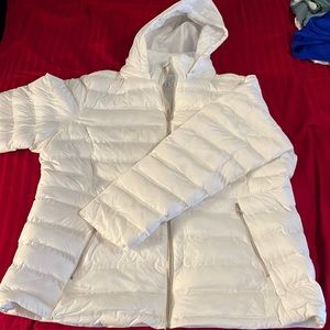 White Puff jacket with detachable hood